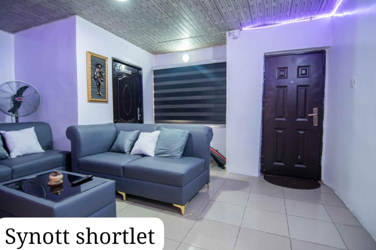 Synott Apartment Ikeja Esterno foto