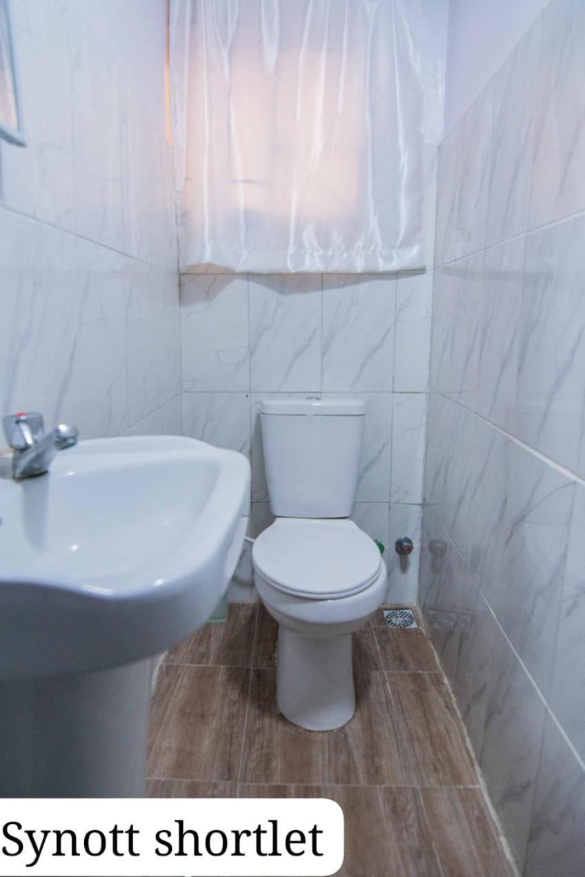 Synott Apartment Ikeja Esterno foto